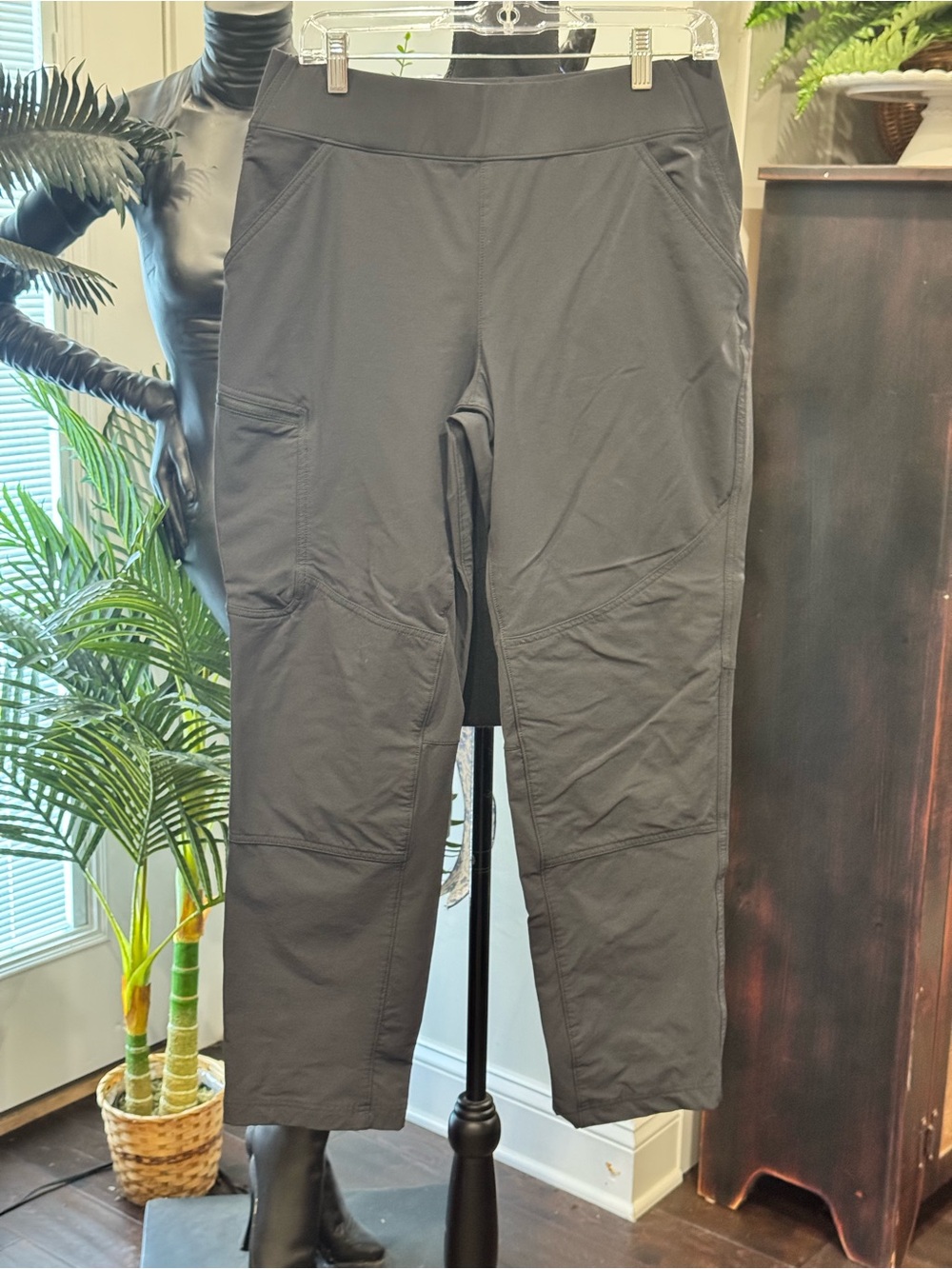 Women’s Black Performance Stretch Cargo Pants